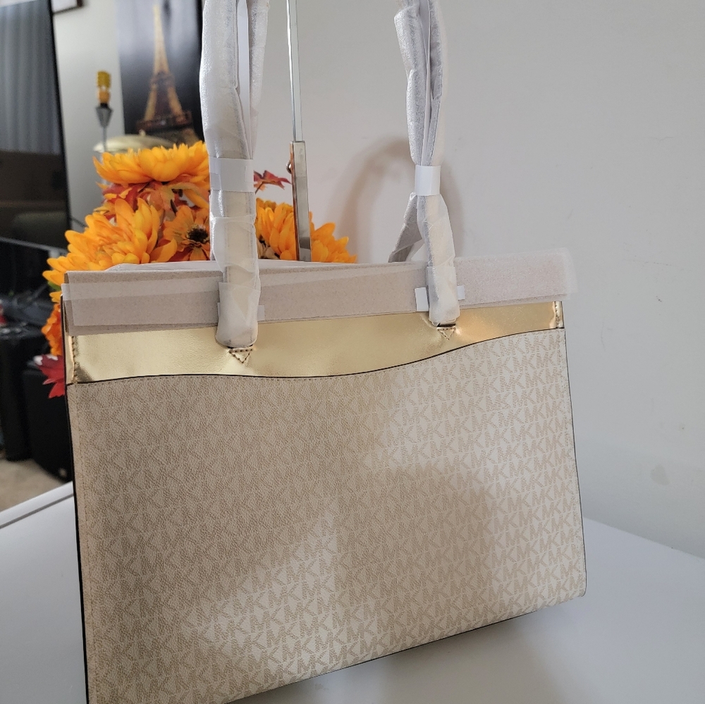 Micheal kors jet set travel large tote - Picture 2 of 10